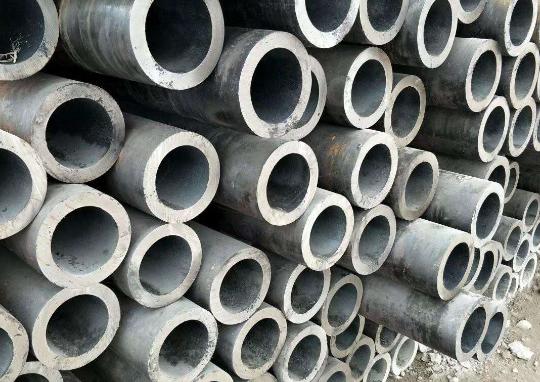 山東無(wú)縫鋼管廠零售商